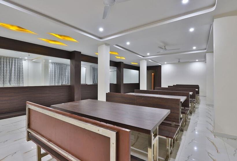 Отель Ab Apple By Oyo Rooms