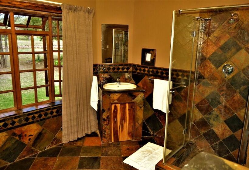 هتل Amaka Private Game Reserve And Safaris