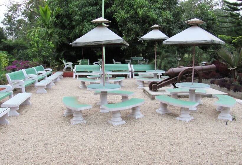 هتل Anil Farm House