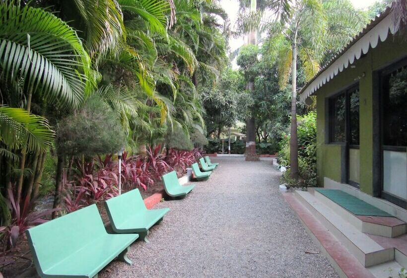 هتل Anil Farm House