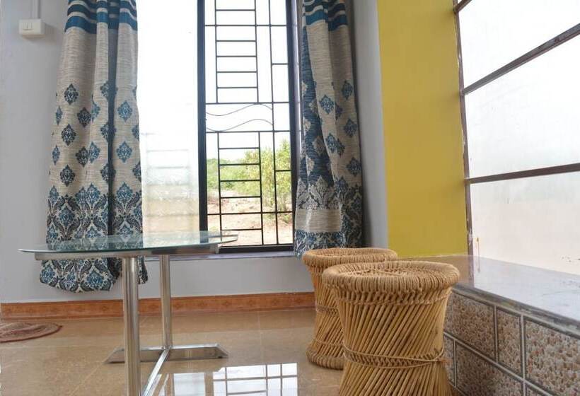 فندق Atharv Resort