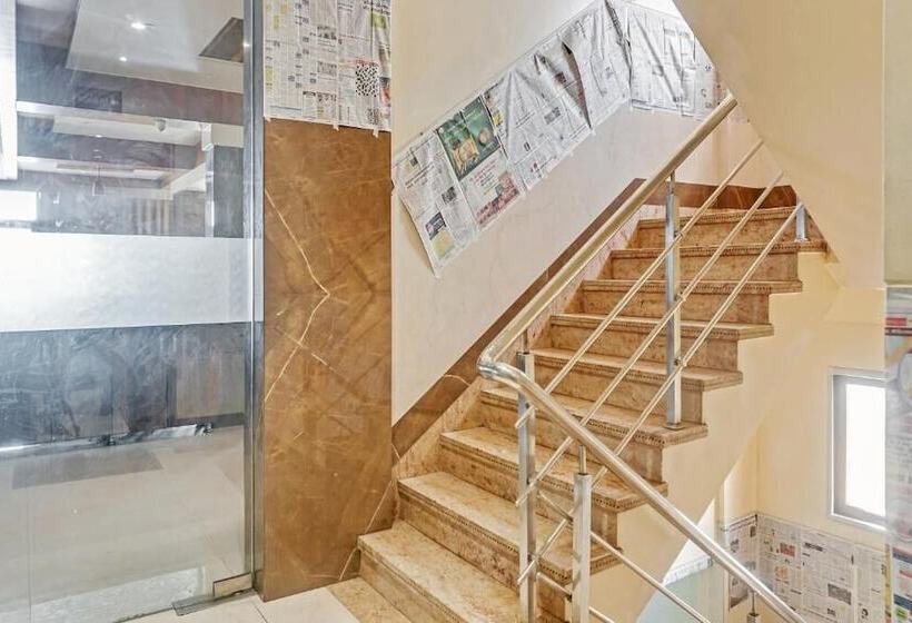 בית מלון כפרי Maval Grand