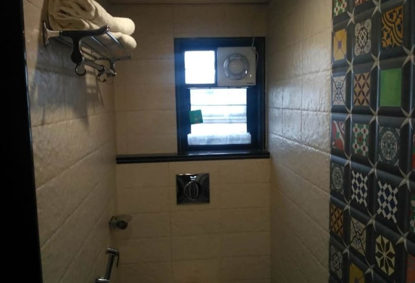 בית מלון כפרי Maval Grand