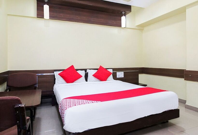 酒店 Megharaj By Oyo Rooms