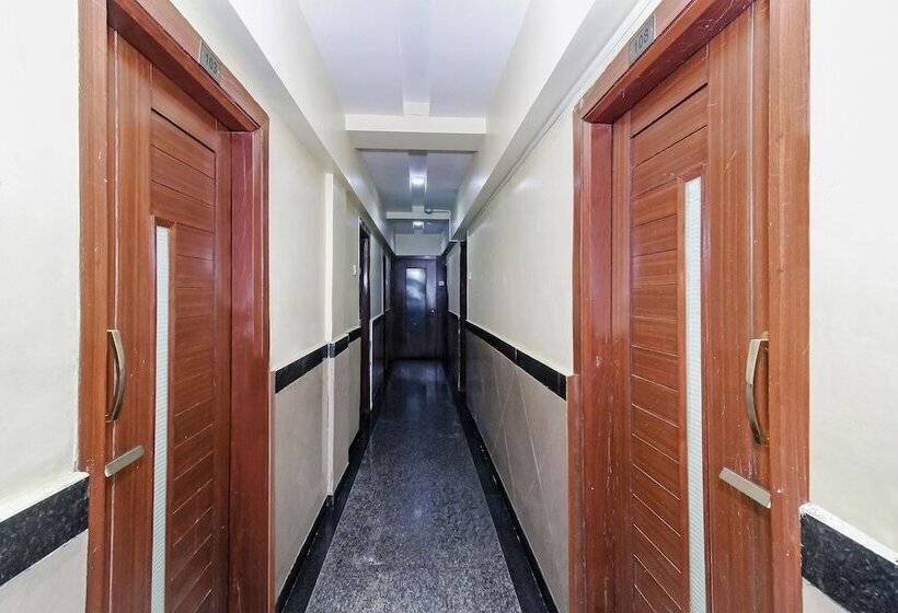 酒店 Megharaj By Oyo Rooms