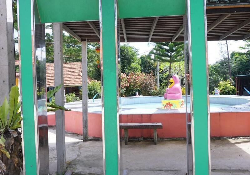 هتل Ranong Resort & Laguna