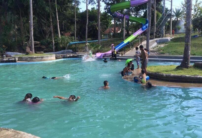 هتل Ranong Resort & Laguna