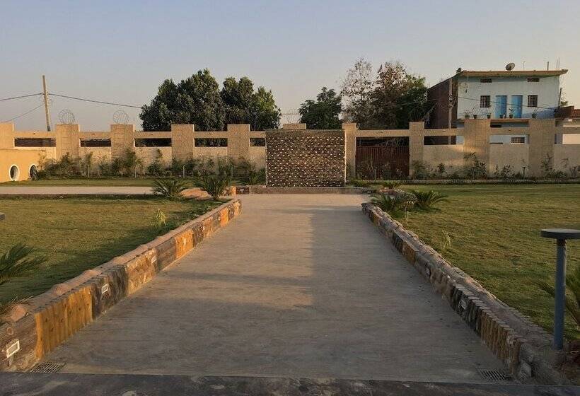 فندق Ratan Royal Inn
