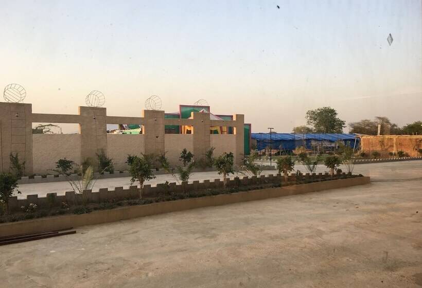 فندق Ratan Royal Inn