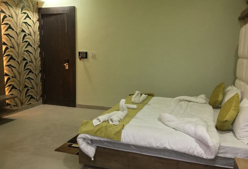 فندق Ratan Royal Inn
