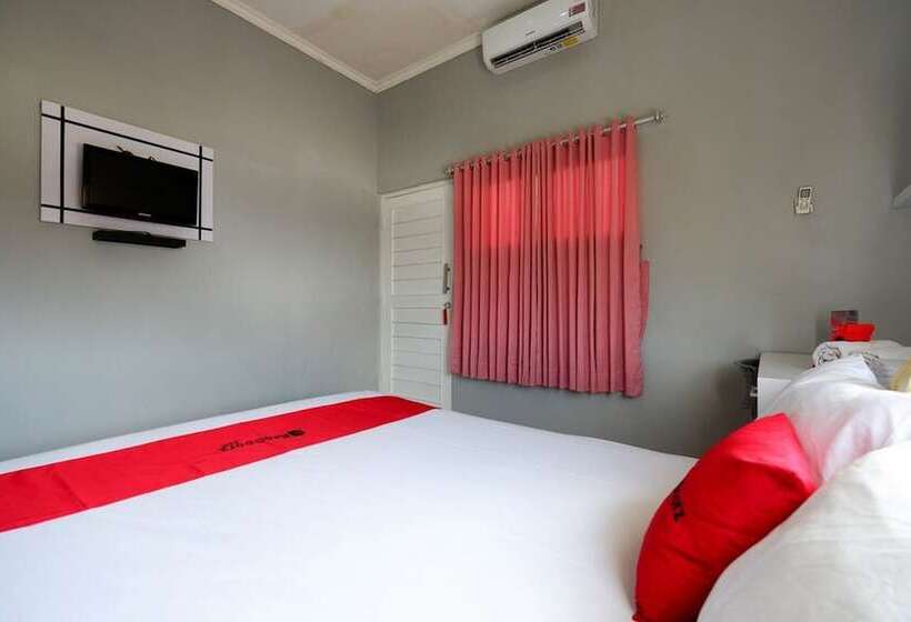 هتل Reddoorz Near Solo Square 3
