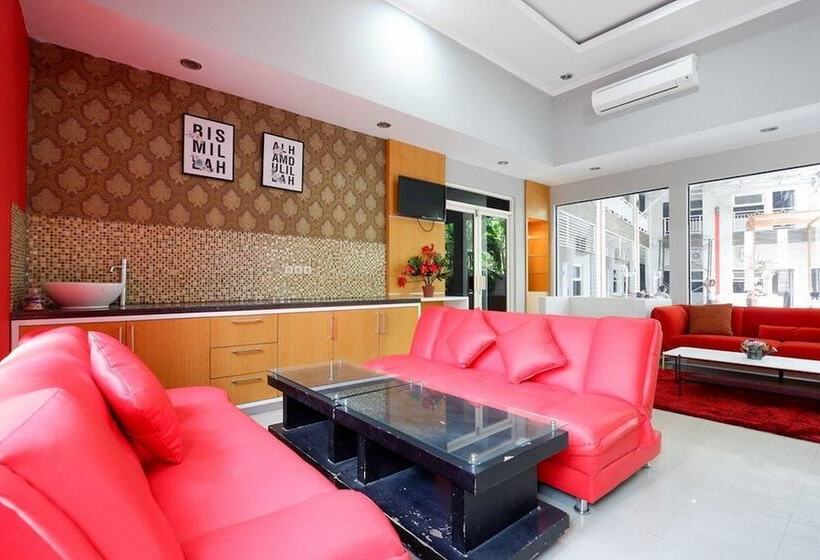 هتل Reddoorz Near Solo Square 3