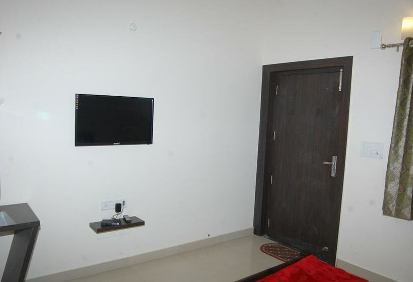 בית מלון כפרי Surya