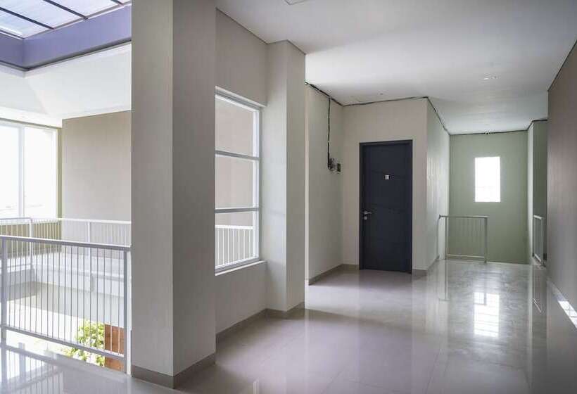 Отель Tb's Homestay By Oyo Rooms