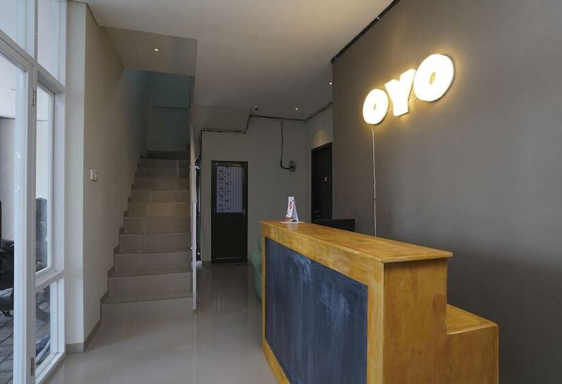 Отель Tb's Homestay By Oyo Rooms