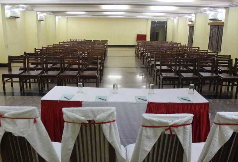 Отель The Rajgir Residency