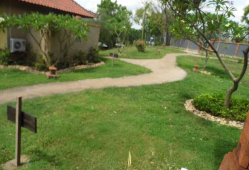 Отель White Sandy Beach Menjangan