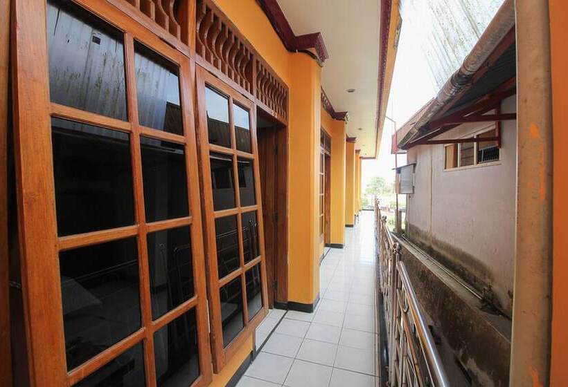 ペンション Reddoorz Near Sarangan Lake