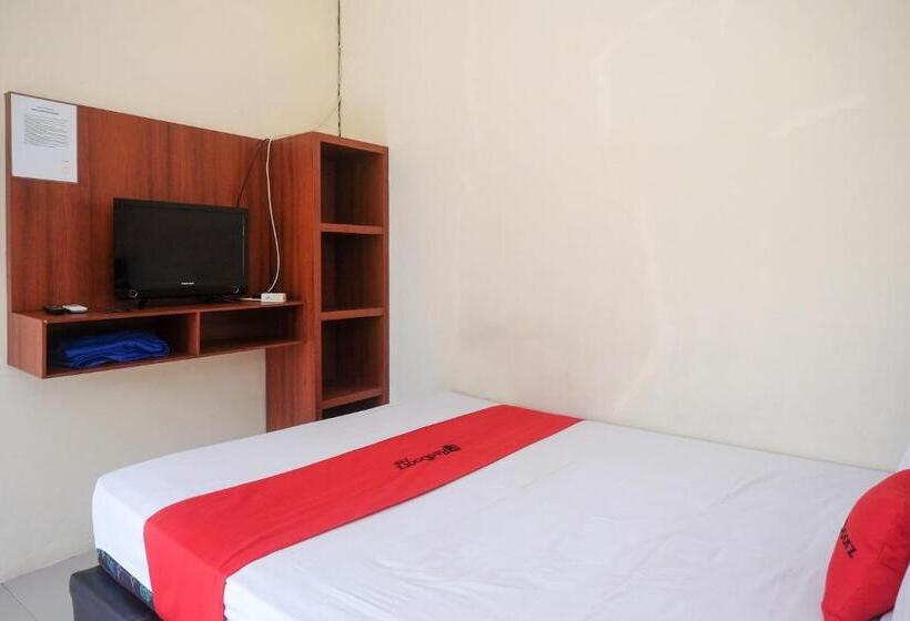 فندق صغير Reddoorz At Putri Syariah Brebes