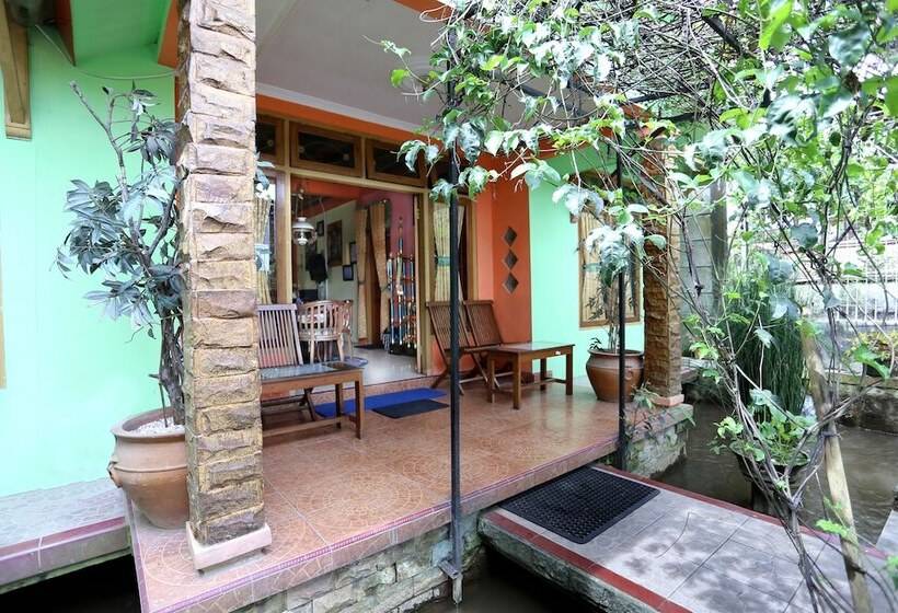 Общежитие Spot On 2514 Homestay Ortegha