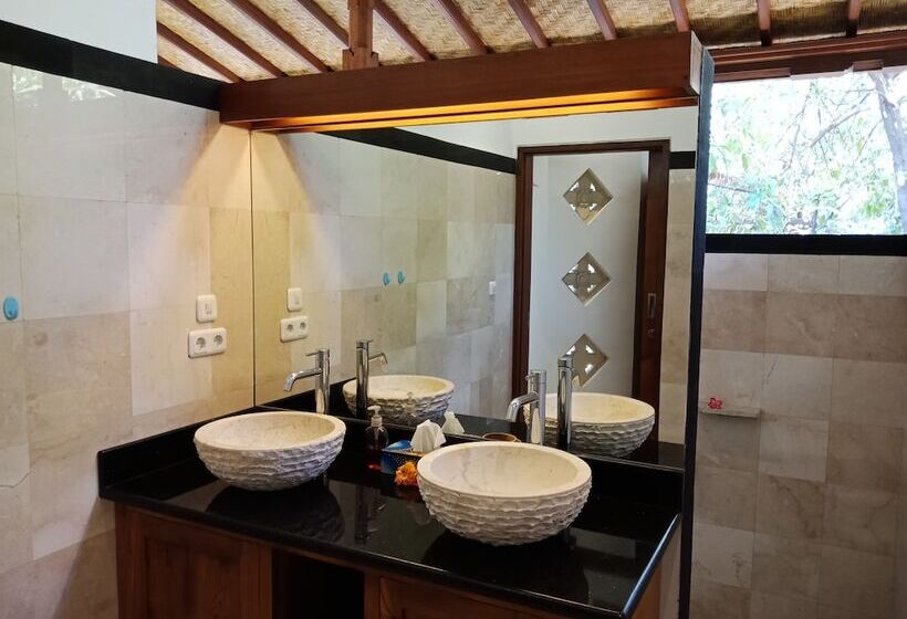 민박 Teluk Indah Beach & Pool Villa