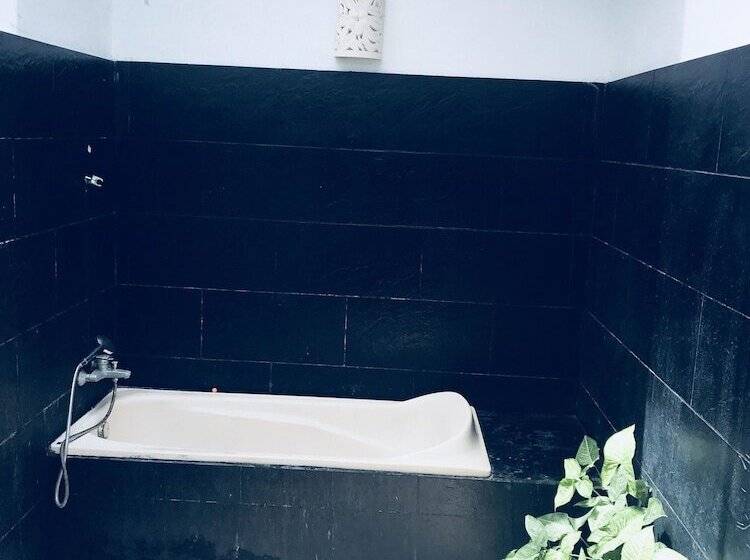 Canggu Surf Hostel