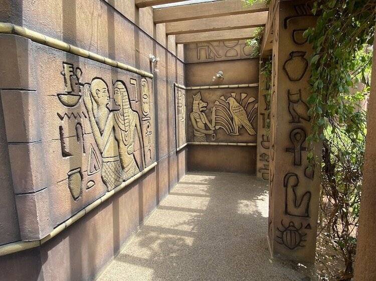 Golden Amoon Resort