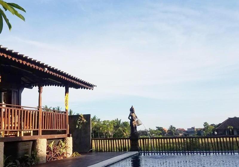 Green Paddy Hostel & Villa