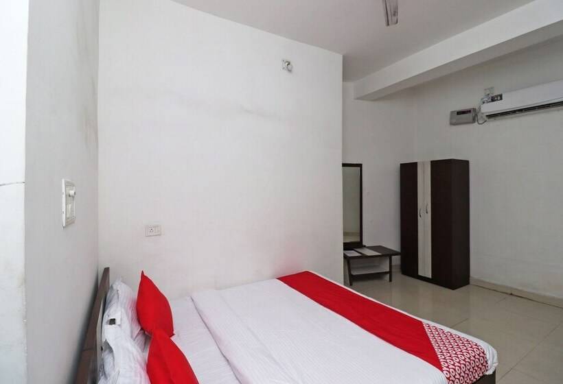 فندق Bhuneshwar By Oyo Rooms