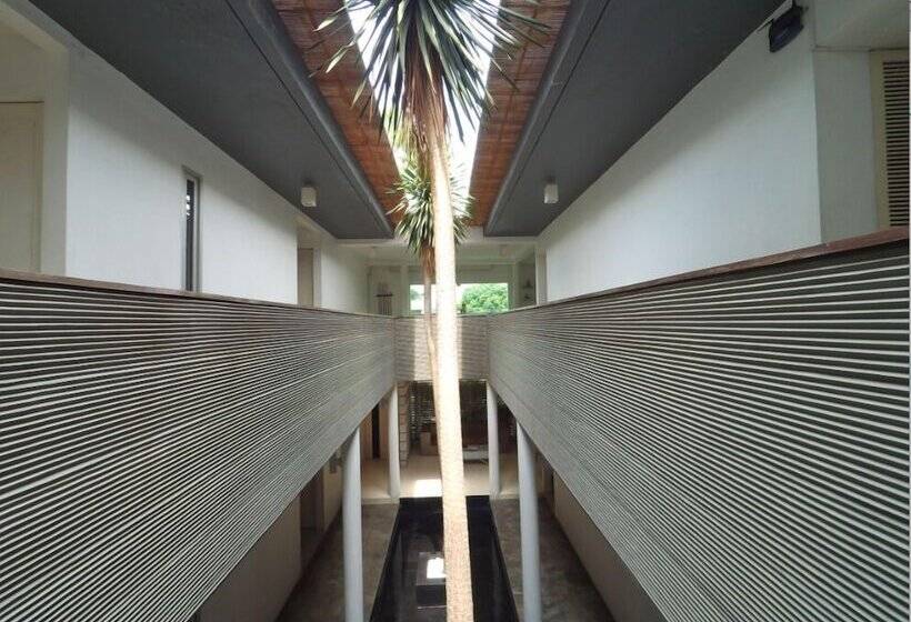 هتل Flat06. Cipete