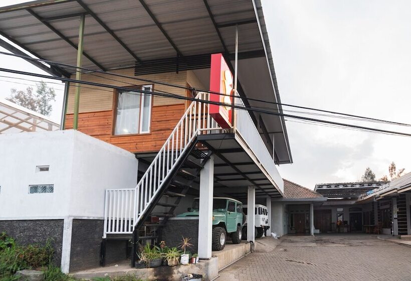 ホテル Herman Homestay By Oyo Rooms