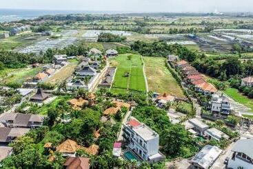 هتل Ohana Retreat Bali