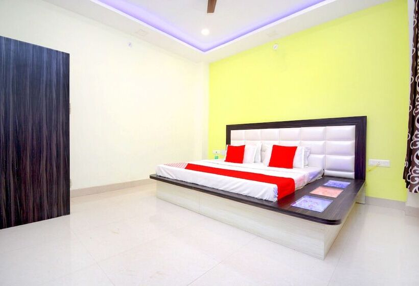 ホテル Royal Lifestyle By Oyo Rooms