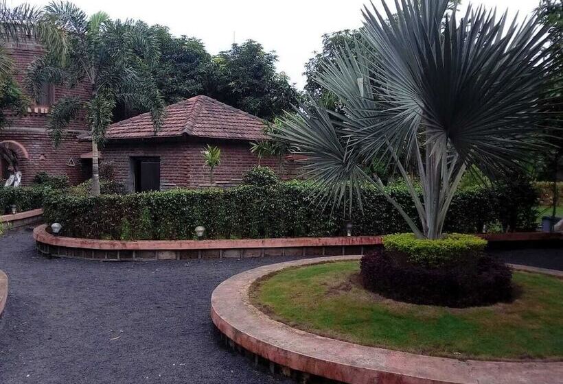 هتل Shyam Farm House And Resort