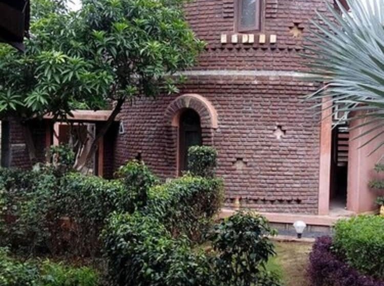 هتل Shyam Farm House And Resort