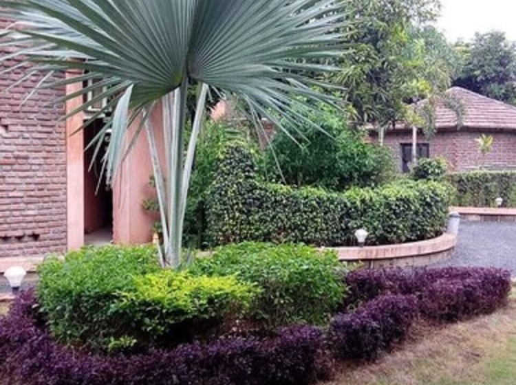 هتل Shyam Farm House And Resort