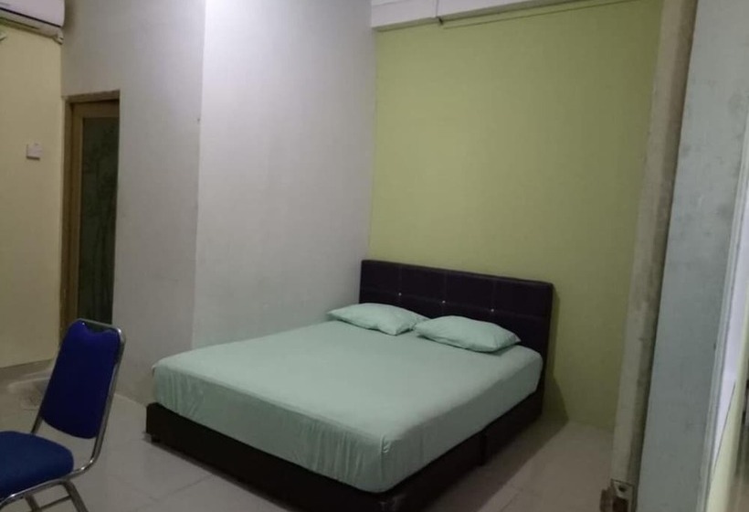 هتل Tachi Stay Guesthouse Syariah