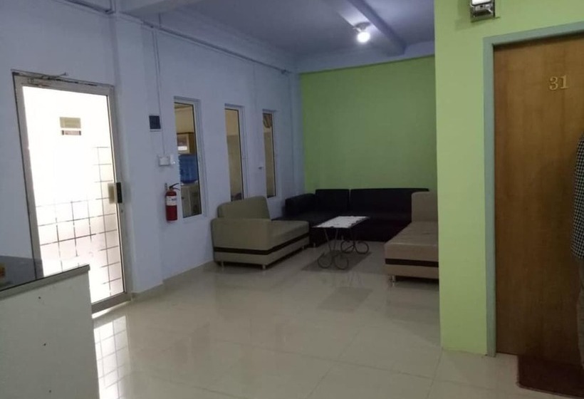 هتل Tachi Stay Guesthouse Syariah