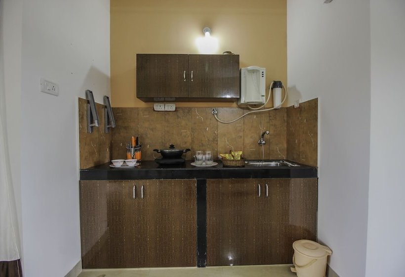 Пансион Bon Vivant Apartment By Oyo Rooms
