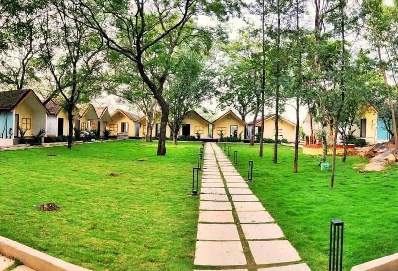 Bed and Breakfast Aranya Resort By Mrugavani