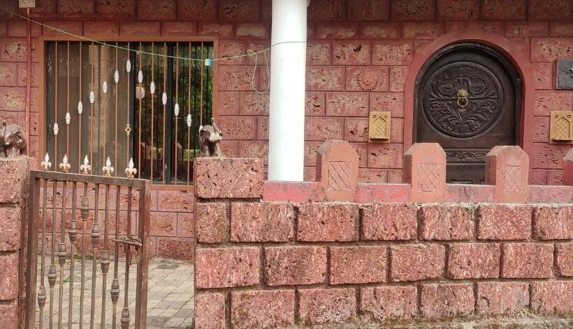 בית מלון כפרי Magadh ,in Fort Panhala