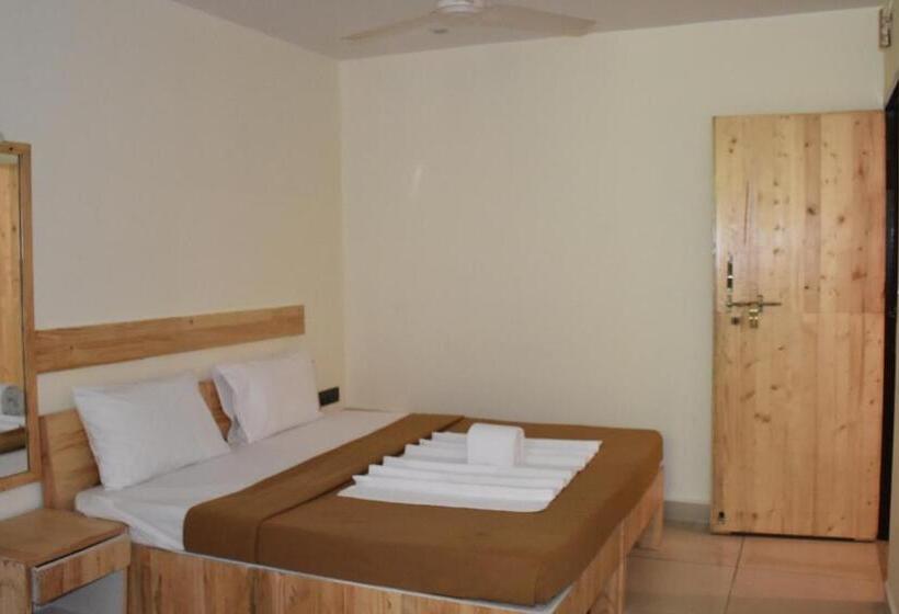 מוטל Riverside Inn