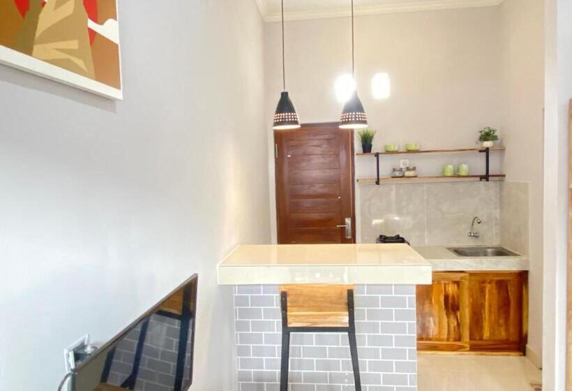 펜션 Lagriya Guest House