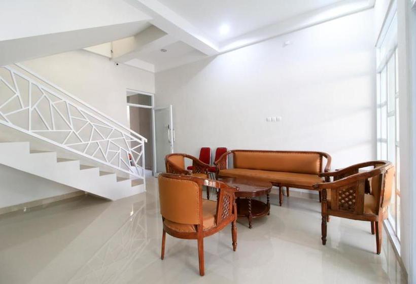 بنسيون Reddoorz At Hotel Putra Perdana Klaten