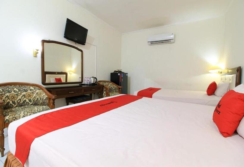 Пансион Reddoorz At Hotel Putra Perdana Klaten