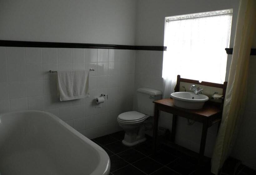 ペンション The Historic Pig And Whistle Inn