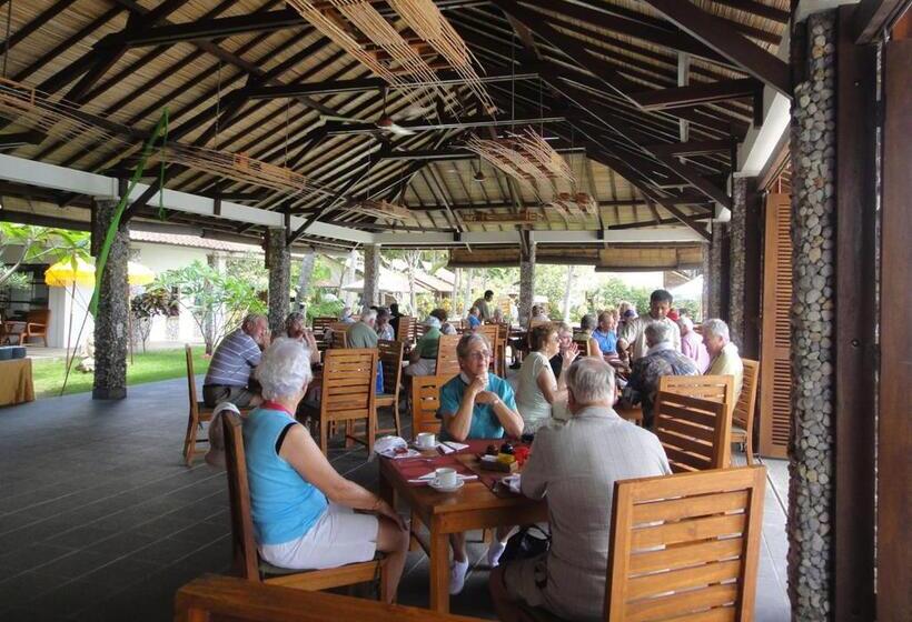 Курорт Cocotinos Sekotong Lombok