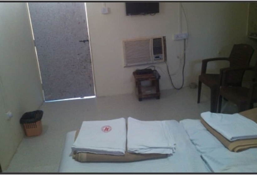 리조트 Sadabahar Moments   Hostel