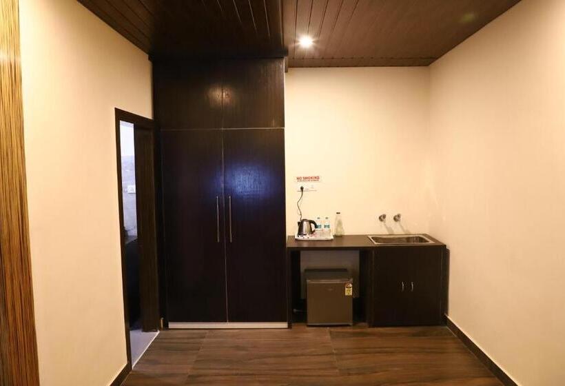 Skywood Resort Shoghi