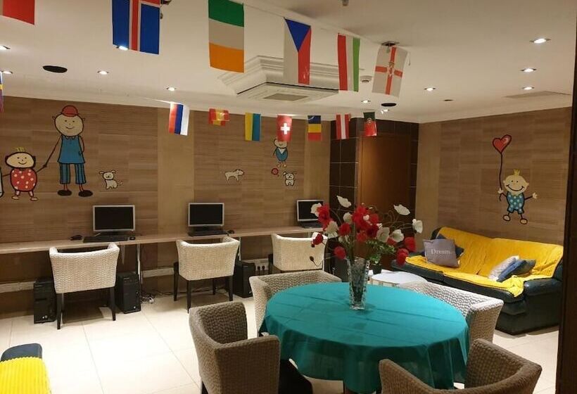 هتل Antares Hostel